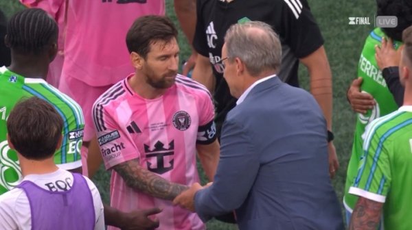 Huấn luyện viên Seattle: Messi