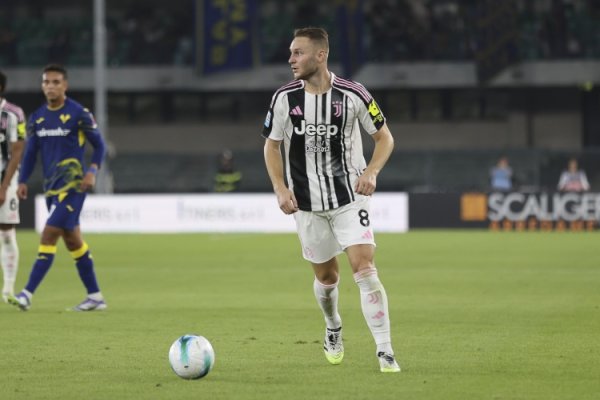 Cầu thủ cũ: Kupmenas khó lấy l