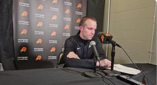 HLV Suns: Hàng phòng ngự phải 