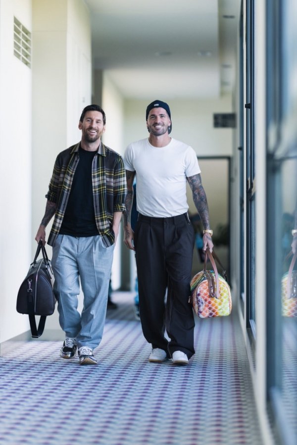 Vẫn là vệ sĩ! Messi và De Paul